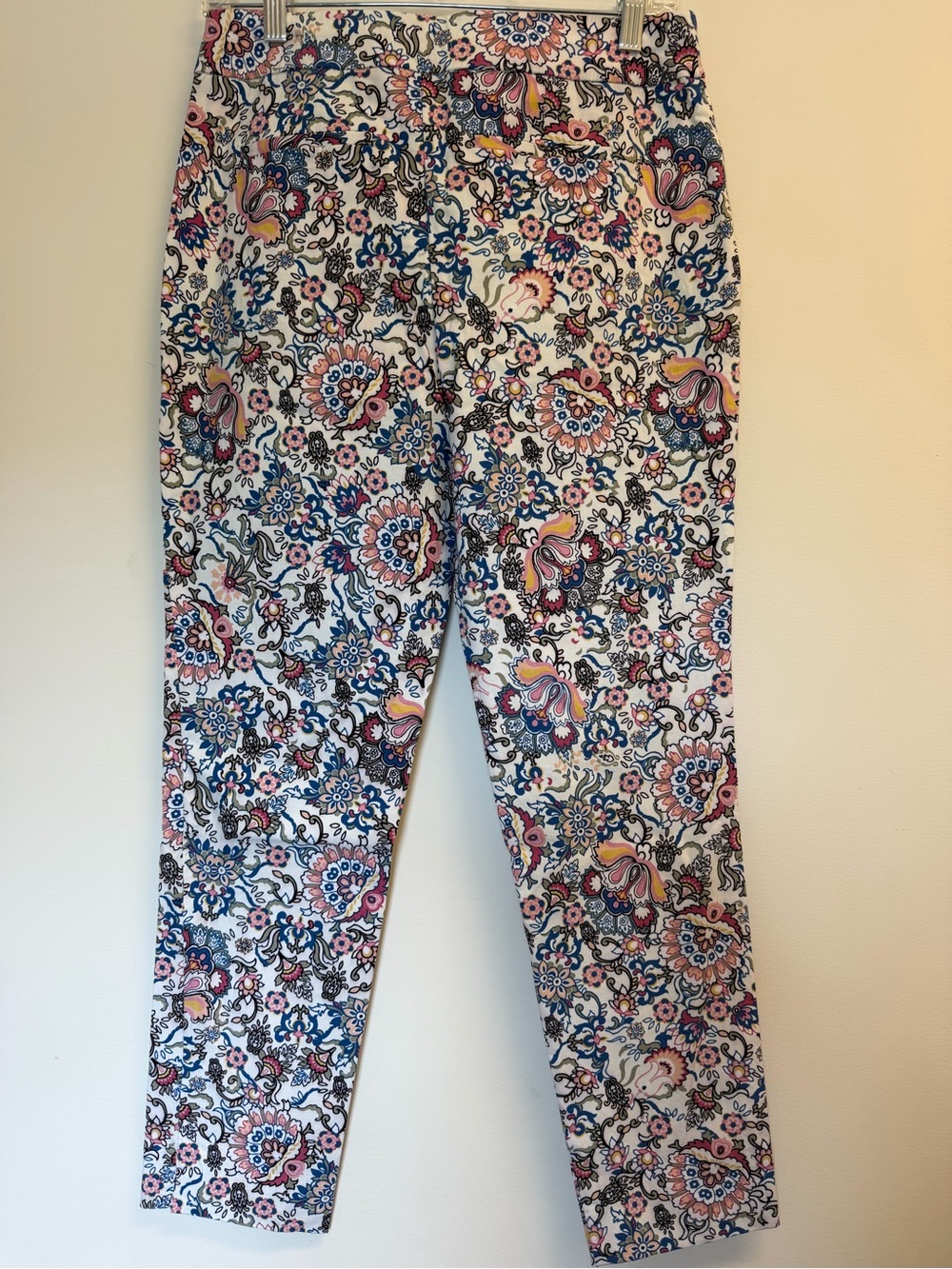 Chico's Floral Paisley Slim Straight Pants Blue and Pink Accents Size 0.5R=6R - Picture 2 of 10